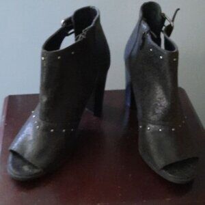 Simply Vera Vera Wang Black Studded Open Toe Chunky Heel Bootie Size 7